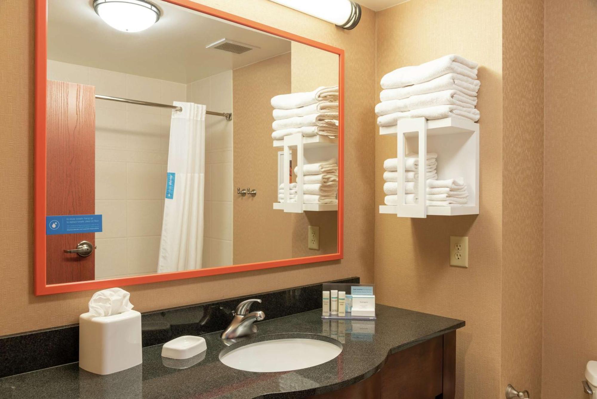 Hampton Inn & Suites Marshalltown Extérieur photo